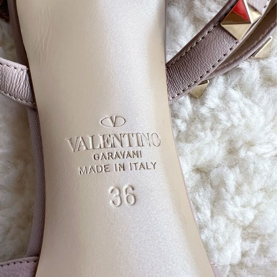人類史上最美的100雙鞋第一名 Valentino Rockstud 鉚釘高跟鞋 紅色漆皮-5