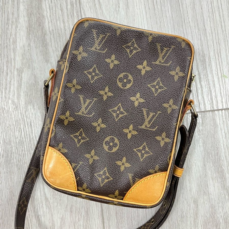LV Vintage 經典花紋相機包-1