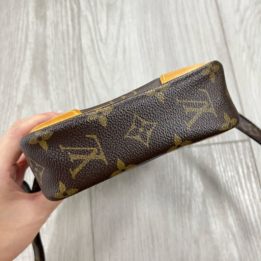 LV Vintage 經典花紋相機包-5