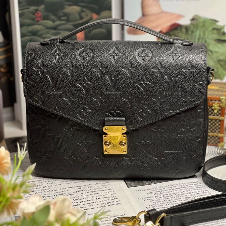 LV POCHETTE METIS黑壓紋郵差包-1