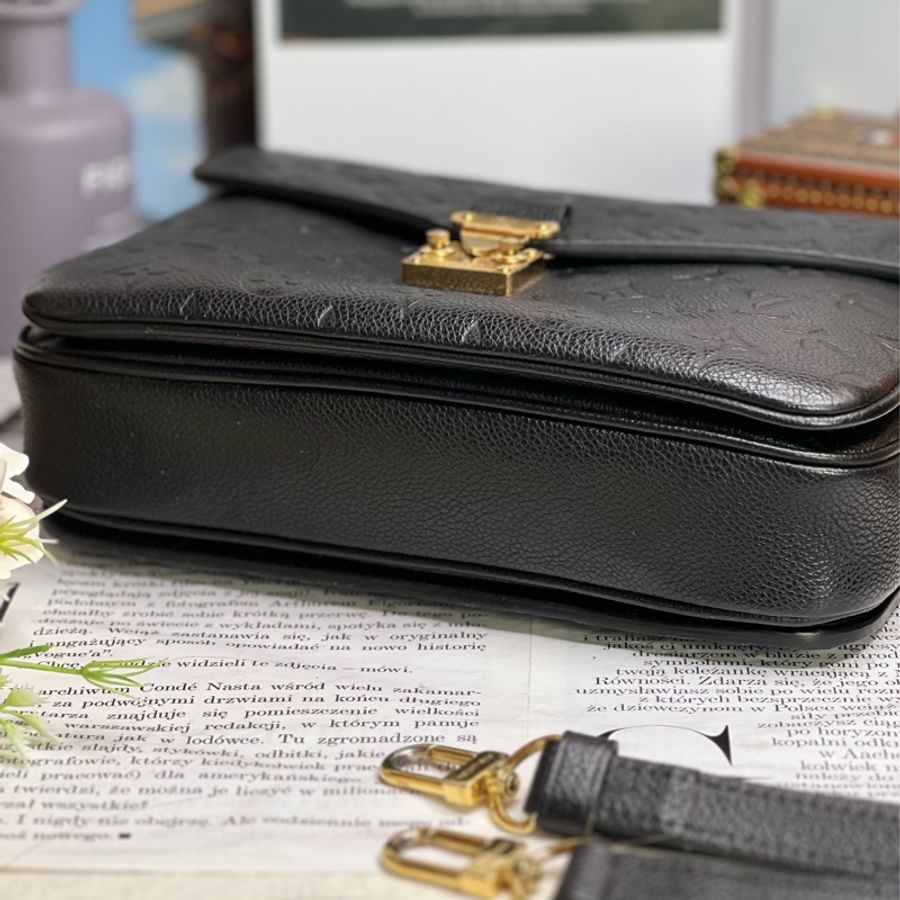 LV POCHETTE METIS黑壓紋郵差包-5