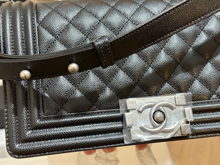 全新 原裝正貨 有專門店單 Chanel Boy 25 黑銀 荔枝/魚子醬皮-3
