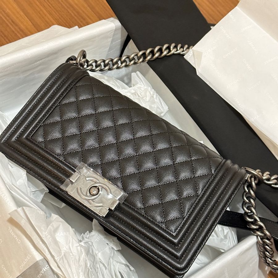 全新 原裝正貨 有專門店單 Chanel Boy 25 黑銀 荔枝/魚子醬皮-5