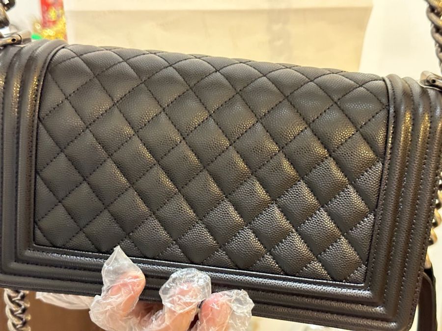 全新 原裝正貨 有專門店單 Chanel Boy 25 黑銀 荔枝/魚子醬皮-6