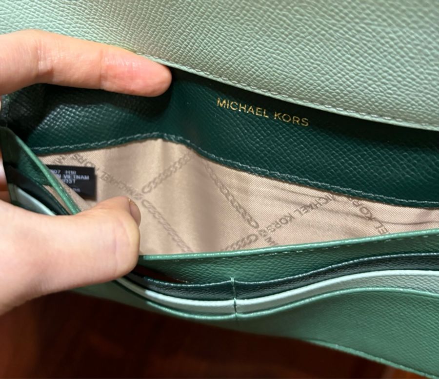 Michael Kors MK墨綠長夾 信封設計感-3