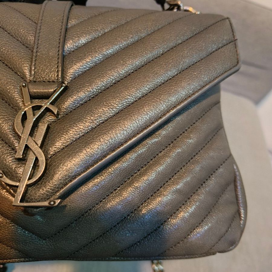 【🐍蛇吧拉系】🧧新春甜甜價至2/3🧧㊣✨YSL✨SAINT LAURENT 聖羅蘭 中型 深灰色 大象灰 山形紋 牛皮 掀蓋 仿舊銀 學院包 鏈條包 信封包 肩背包 斜背包 手提包/二手包/保證正品🌳二手樹屋🌳-35