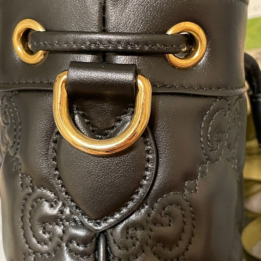 💕閒置品出清💕GUCCI Matelasse 雙G縫線紋皮革束口水桶包 黑色-3