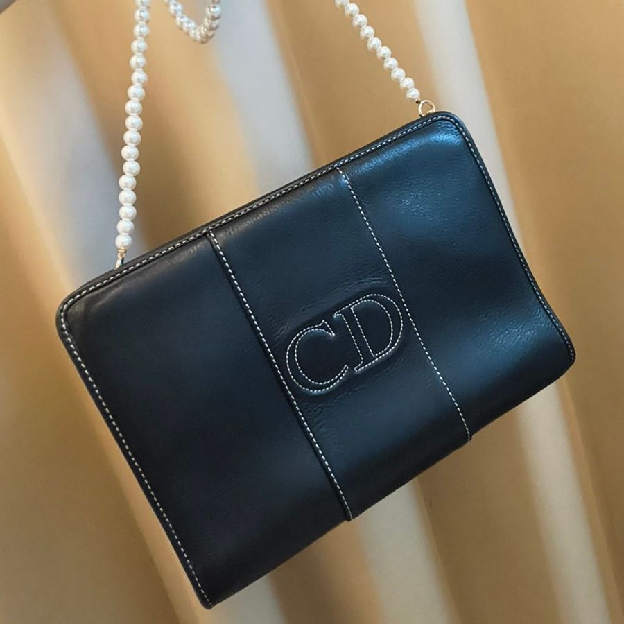 💙好美好美 皮夾價💙 DIOR 外縫LOGO 自帶仙氣手拿包/斜背包-0
