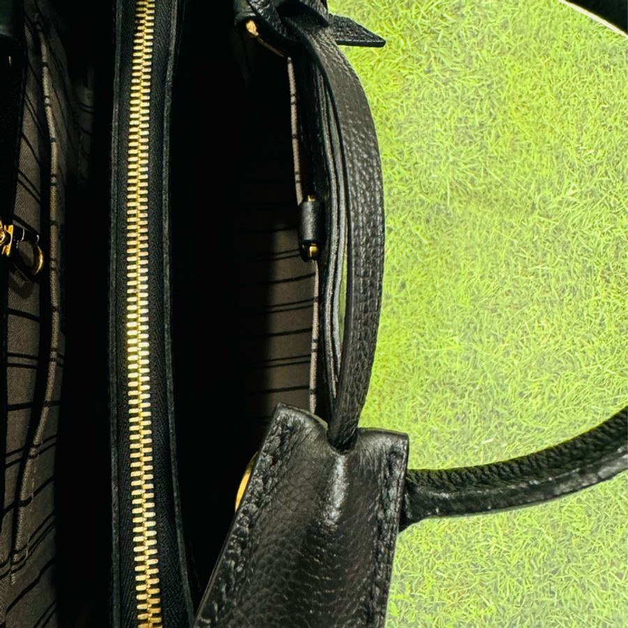 LV Louis Vuitton 經典黑色蒙田包 壓紋全皮革Montaigne BB肩背包手提包-16