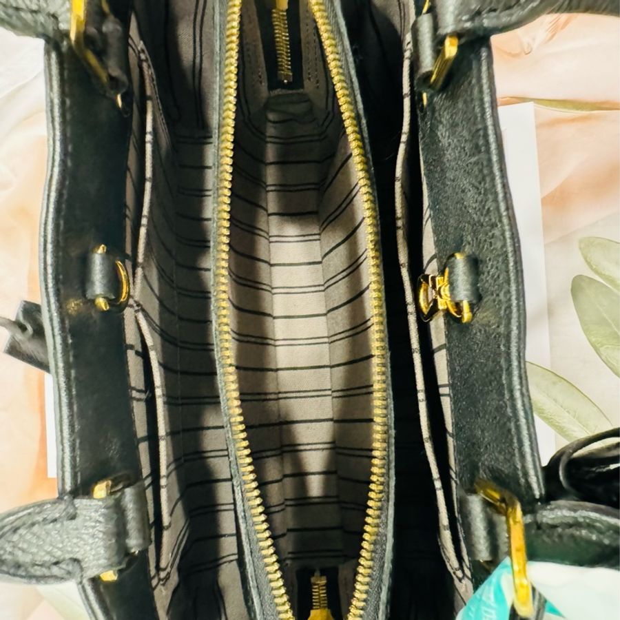 LV Louis Vuitton 經典黑色蒙田包 壓紋全皮革Montaigne BB肩背包手提包-23