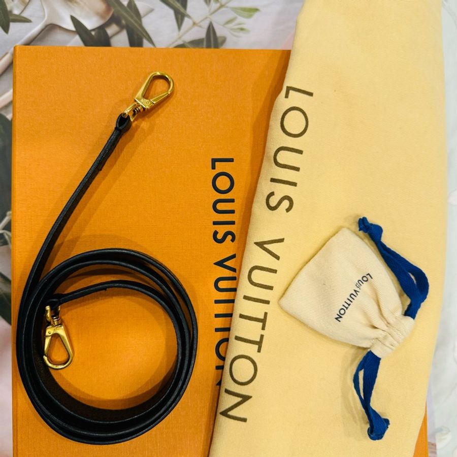 LV Louis Vuitton 經典黑色蒙田包 壓紋全皮革Montaigne BB肩背包手提包-27