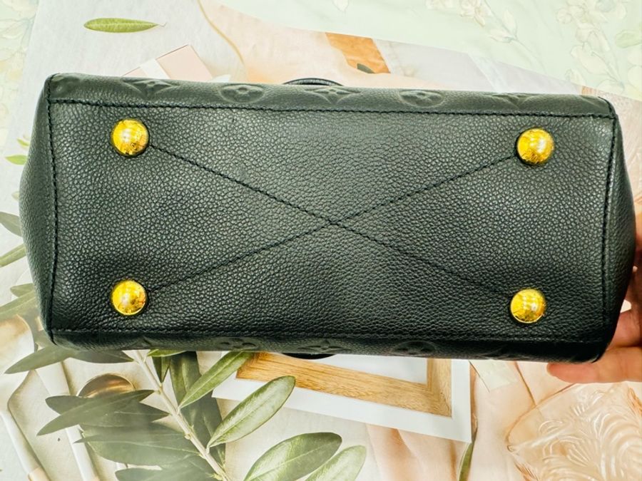 LV Louis Vuitton 經典黑色蒙田包 壓紋全皮革Montaigne BB肩背包手提包-35