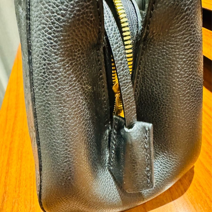 LV Louis Vuitton 經典黑色蒙田包 壓紋全皮革Montaigne BB肩背包手提包-2