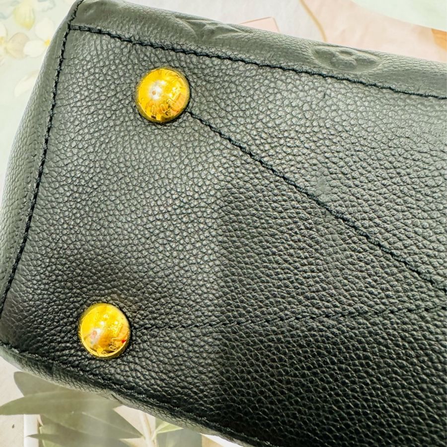 LV Louis Vuitton 經典黑色蒙田包 壓紋全皮革Montaigne BB肩背包手提包-9