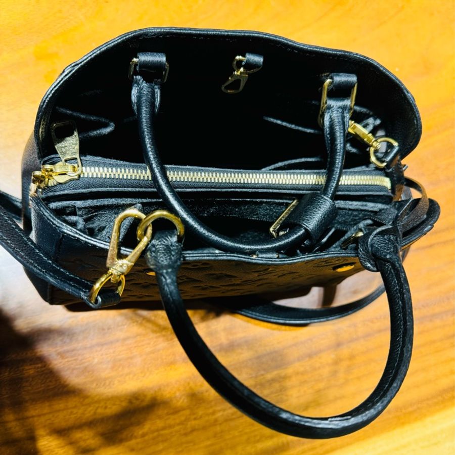 LV Louis Vuitton 經典黑色蒙田包 壓紋全皮革Montaigne BB肩背包手提包-39