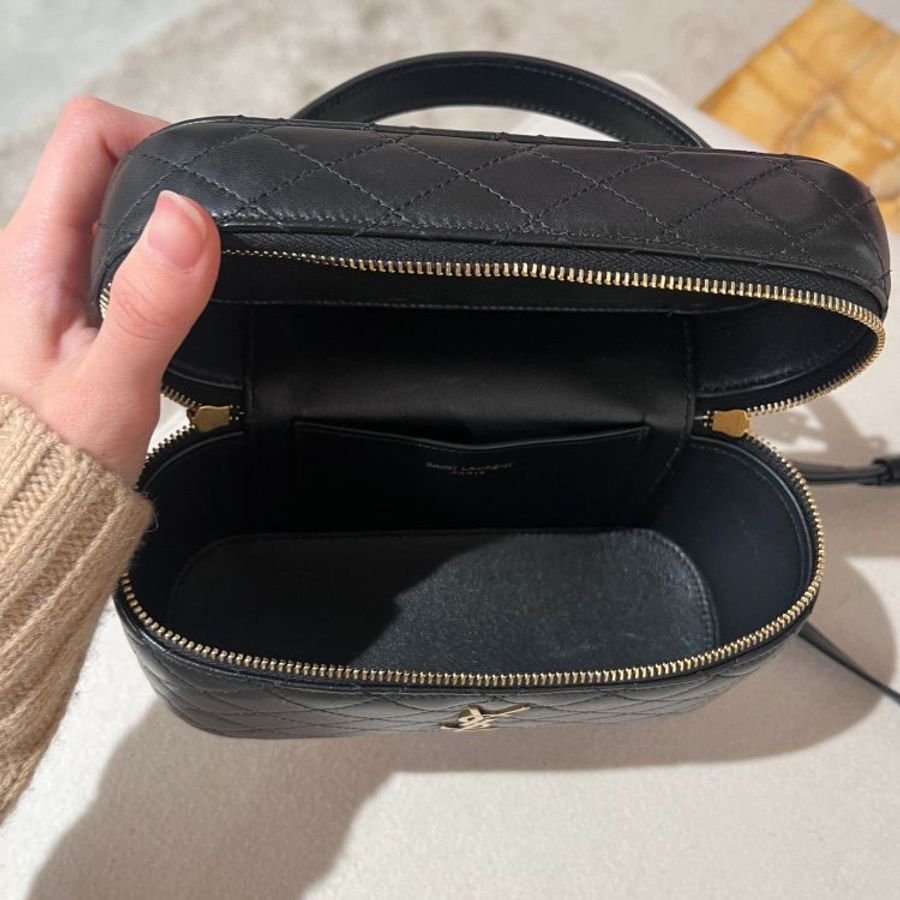 Saint Lauent 766731 YSL 小羊皮 Gaby Vanity 包 黑色《2024季度★全新商品 》-8