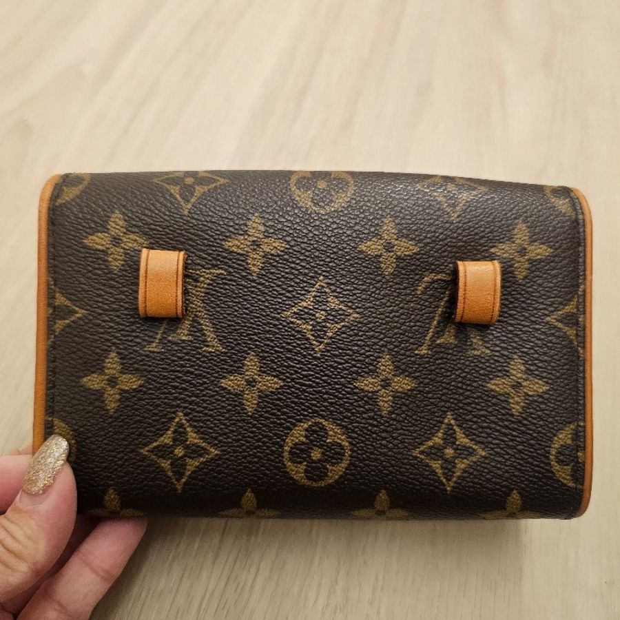 🎀👜曼蒂二手精品 👜🎀 LV老花櫃姐包 斜信封腰包 尺寸XS 腰包 絕版包 協背包-6