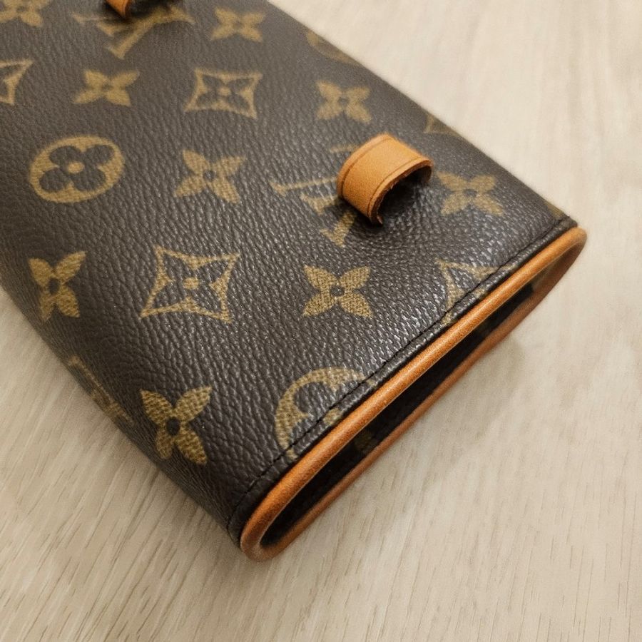 🎀👜曼蒂二手精品 👜🎀 LV老花櫃姐包 斜信封腰包 尺寸XS 腰包 絕版包 協背包-7