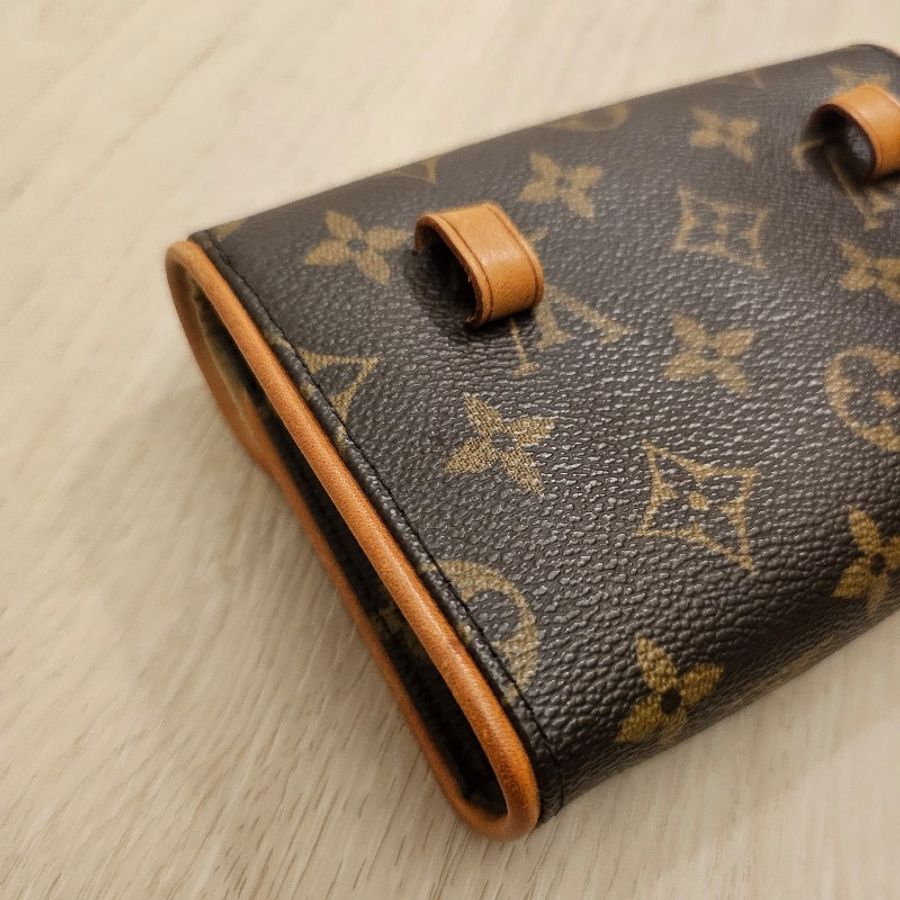 🎀👜曼蒂二手精品 👜🎀 LV老花櫃姐包 斜信封腰包 尺寸XS 腰包 絕版包 協背包-8