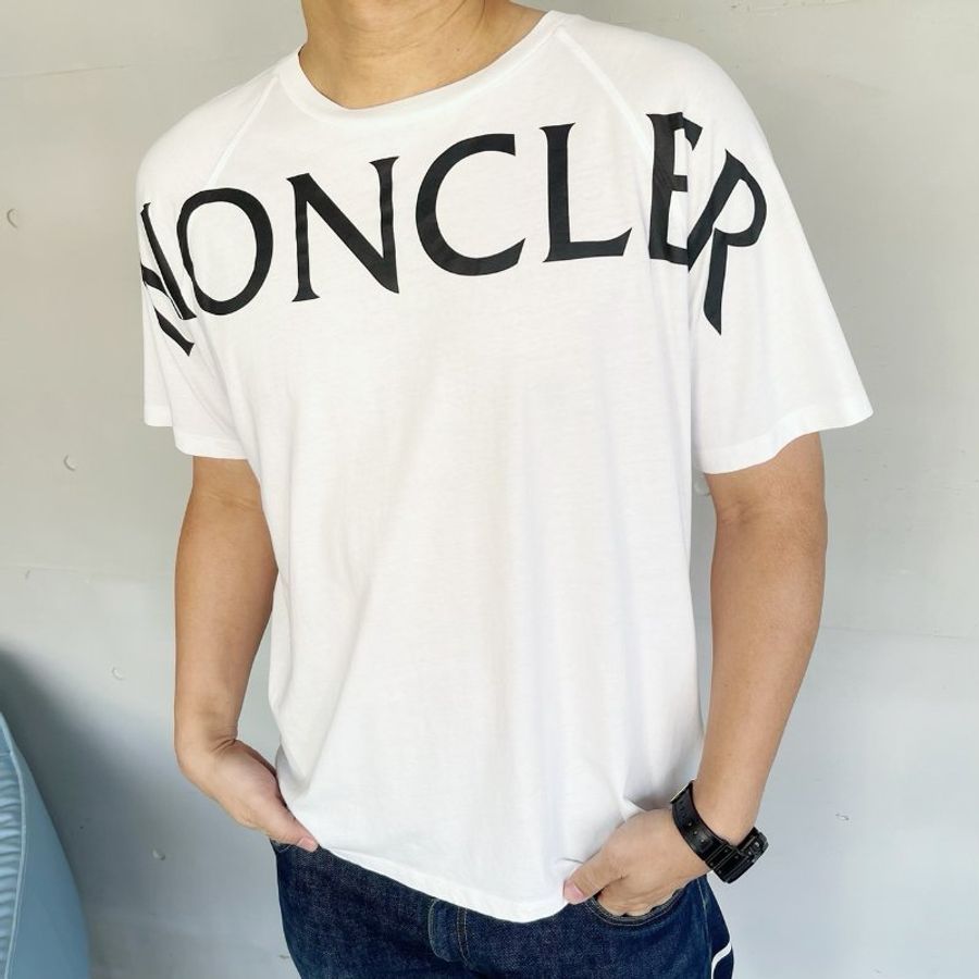 MONCLER 白色胸前LOGO短袖T恤-1