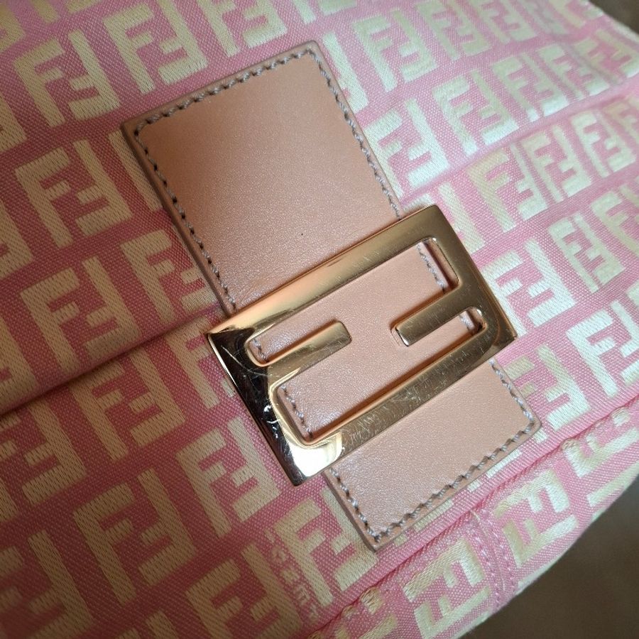 已完成自送鑑定的 FENDI vintage 粉金媽媽法棍包-31