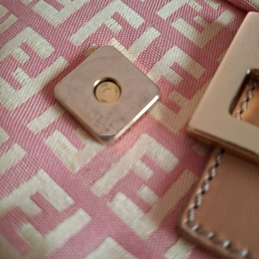 已完成自送鑑定的 FENDI vintage 粉金媽媽法棍包-32