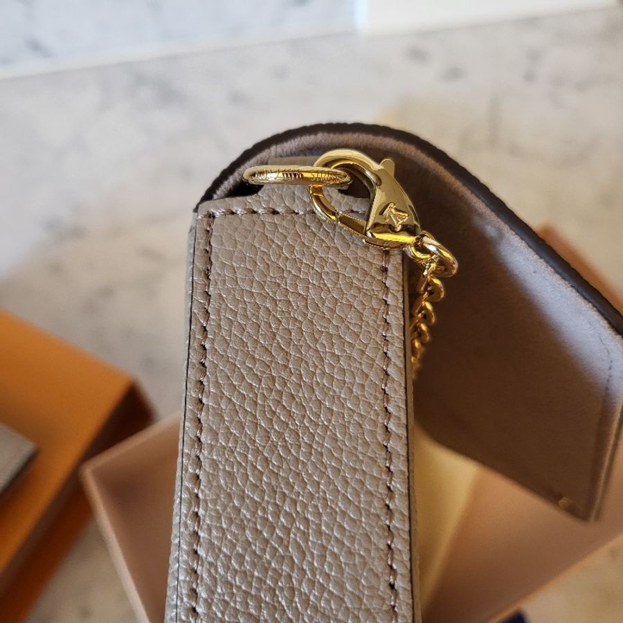 LV (全新品)WOC三合一鏈條包/肩背/(斑鳩灰色/奶油色/奶茶色)/Felicie Pochette/Monogram Empreinte皮革/粒面老花牛皮/鏈條-5