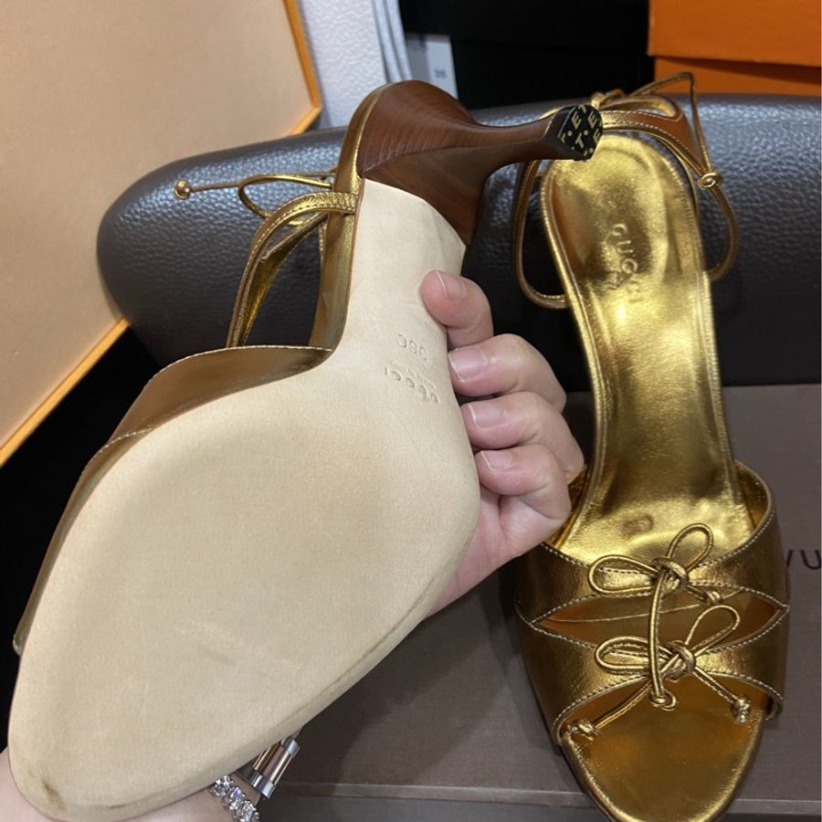Cucci 金銅色高跟鞋36C-8