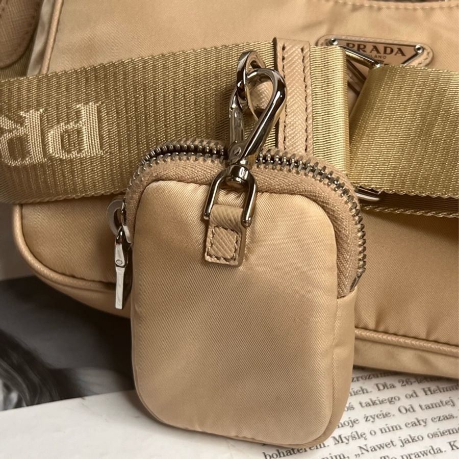 Prada 三合一 Prada Re-Edition 2005再生尼龍手袋斜背包 奶茶色-19