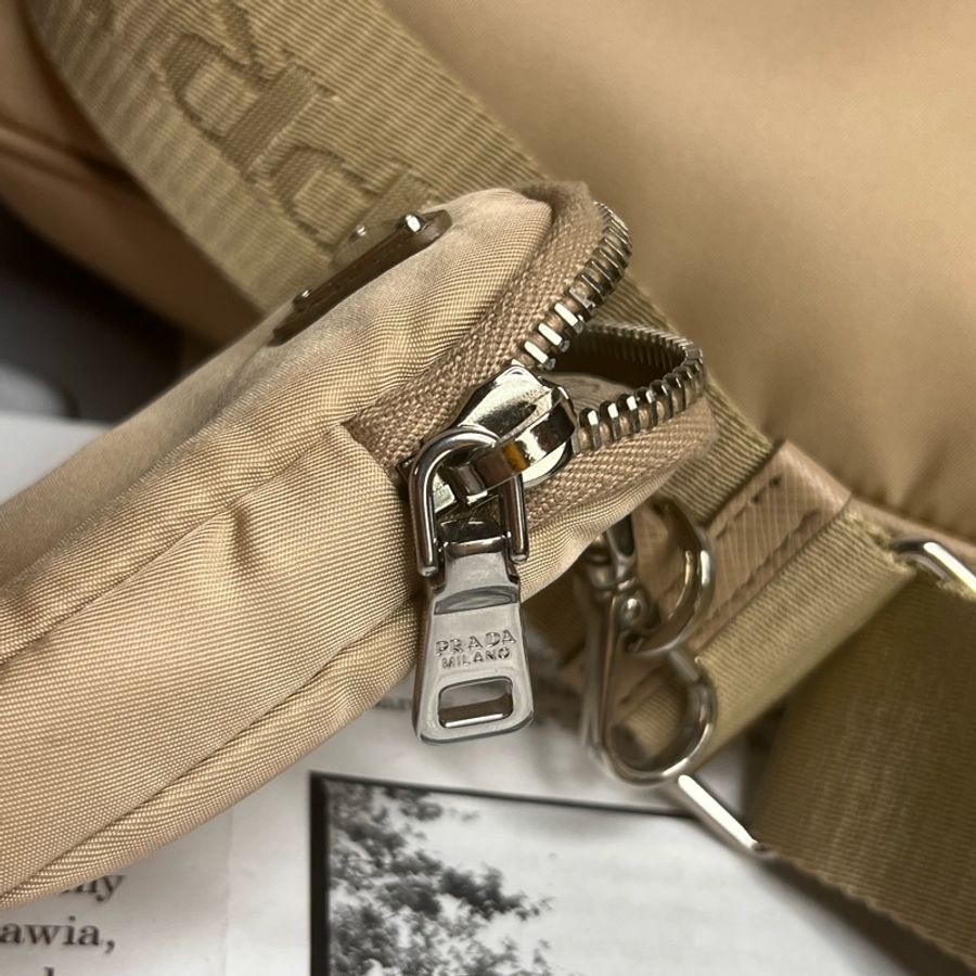 Prada 三合一 Prada Re-Edition 2005再生尼龍手袋斜背包 奶茶色-21