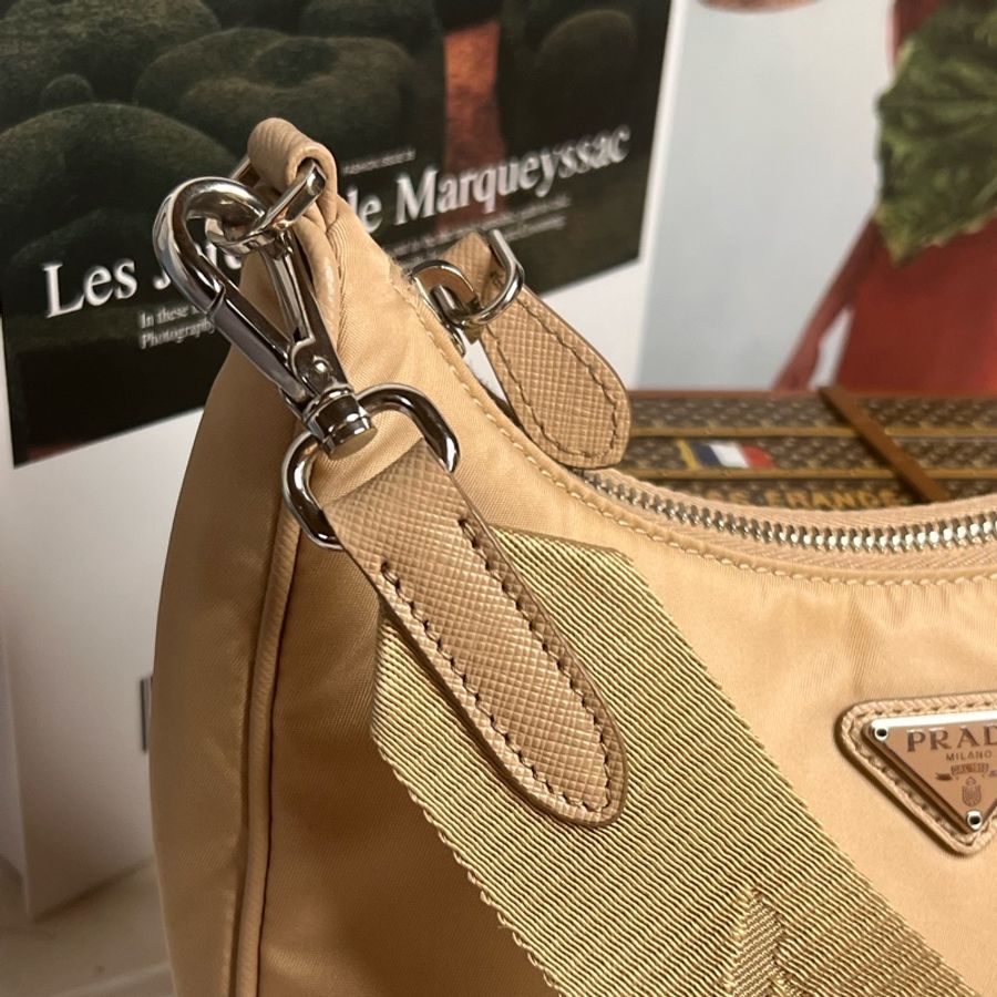 Prada 三合一 Prada Re-Edition 2005再生尼龍手袋斜背包 奶茶色-25