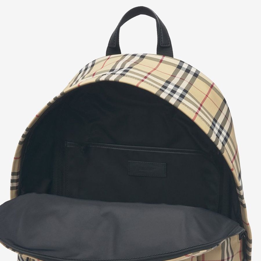 🛫早秋當季新品🛬Burberry 80841131 尼龍與頂級小牛皮格紋雙肩包 典藏米色-7
