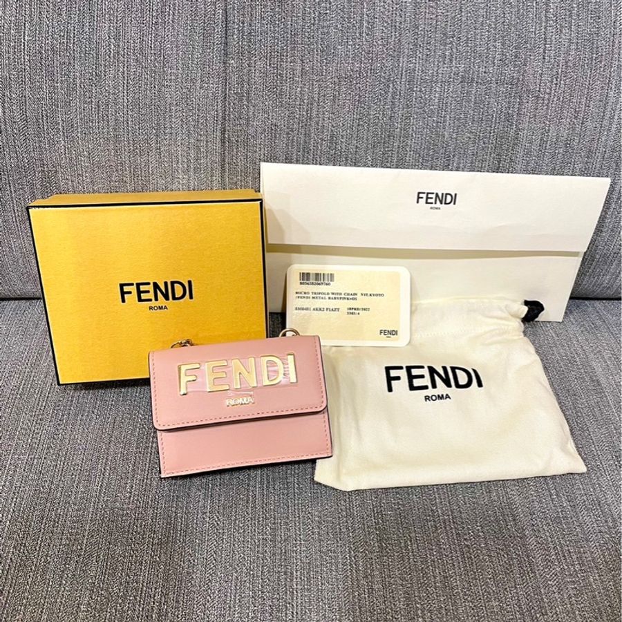FENDI 三層小皮夾+細鏈側背包 粉紅氣質款-0