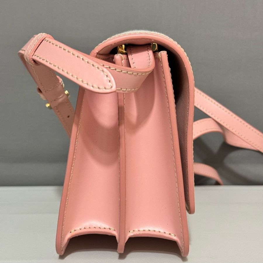 Burberry Logo-Plaque Shoulder Bag pink-1