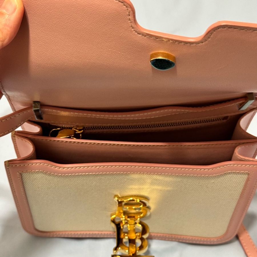 Burberry Logo-Plaque Shoulder Bag pink-9