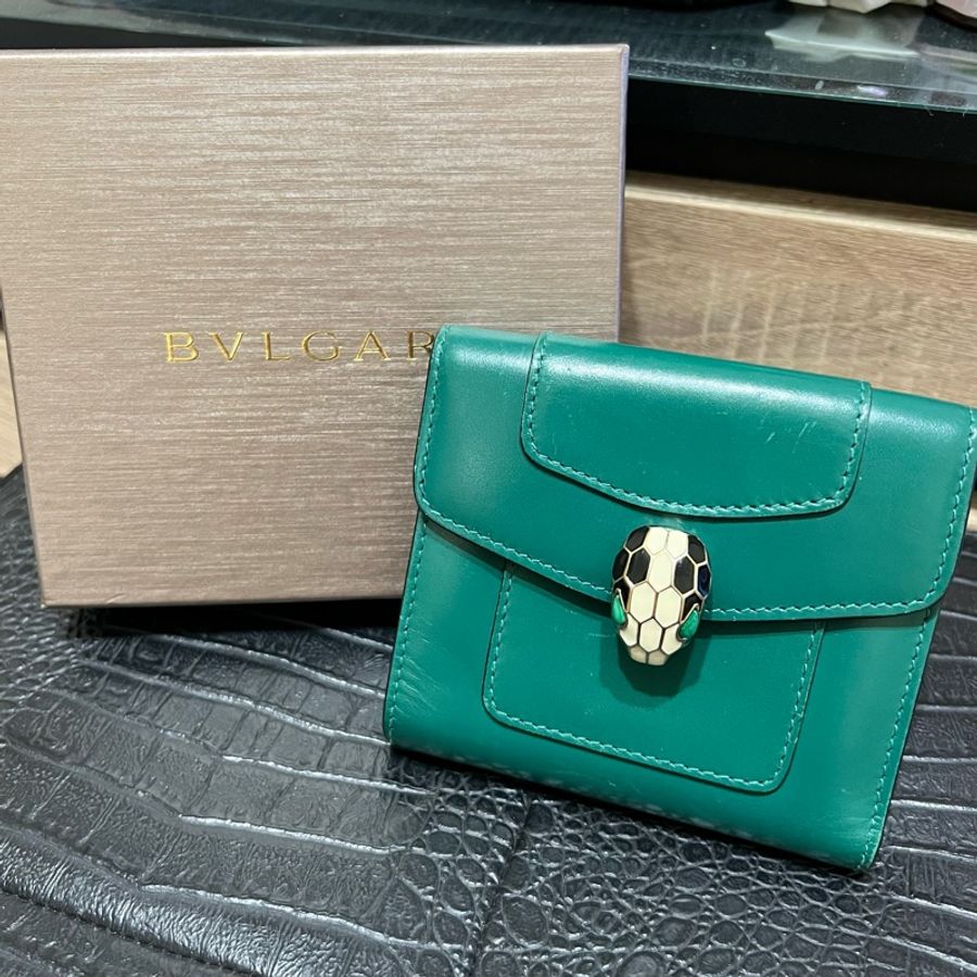 寶格麗 Serpenti Forever 瑪瑙眼蛇頭小牛皮 三折短夾-1