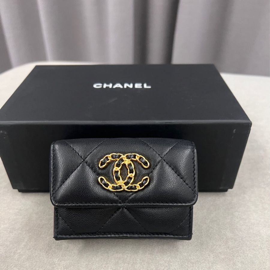 Chanel 19 mini 黑金三折短夾-1