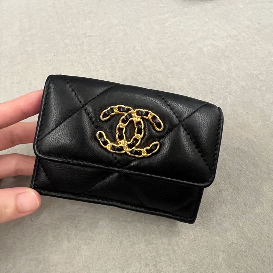 Chanel 19 mini 黑金三折短夾-2