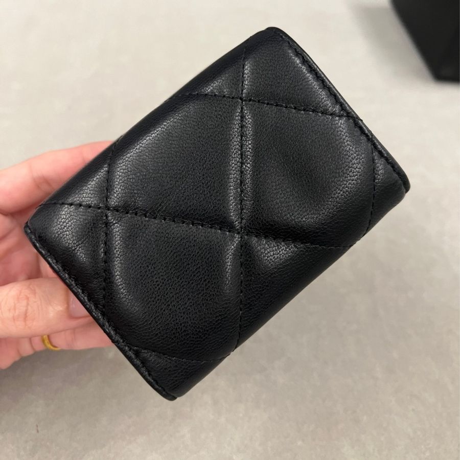 Chanel 19 mini 黑金三折短夾-4