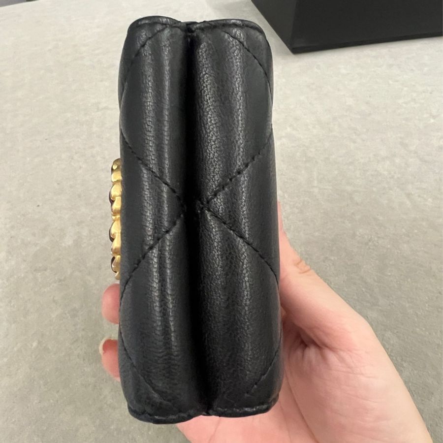 Chanel 19 mini 黑金三折短夾-5
