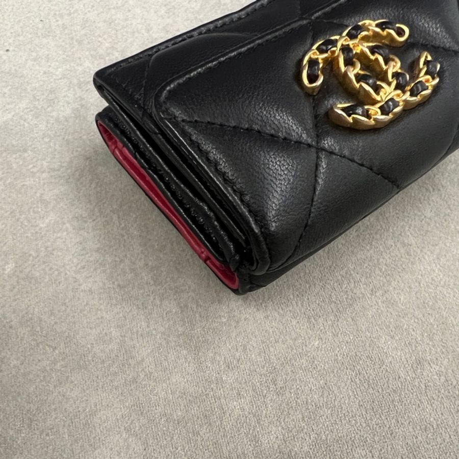 Chanel 19 mini 黑金三折短夾-9