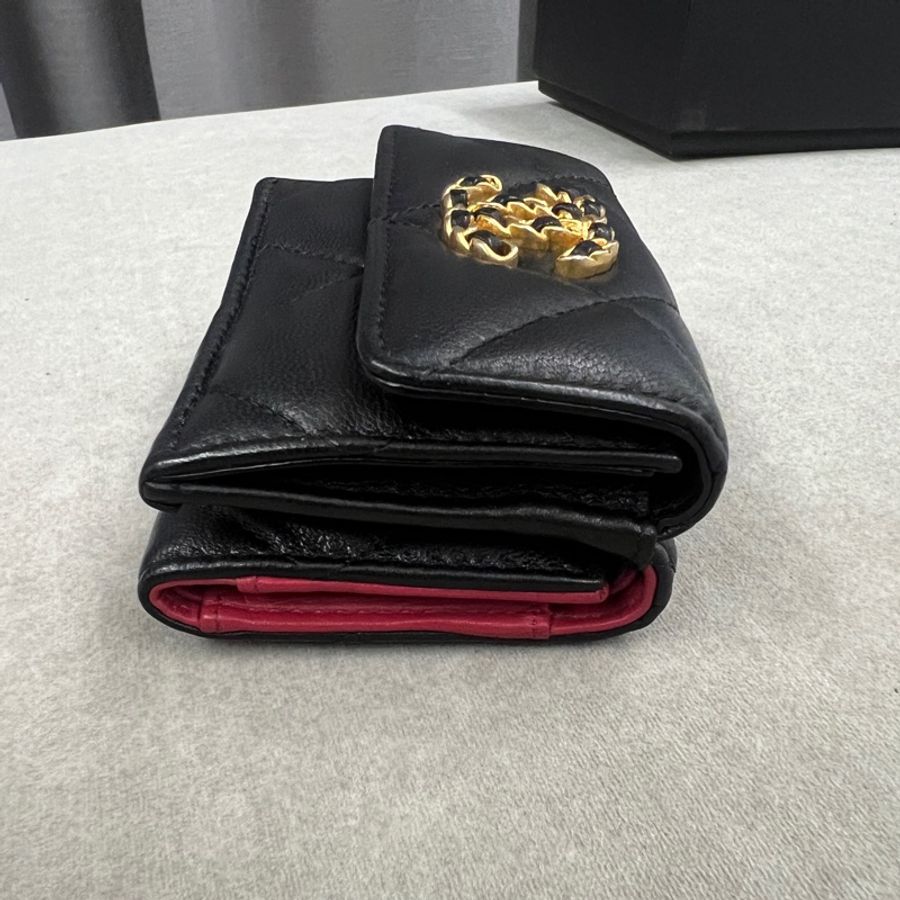 Chanel 19 mini 黑金三折短夾-10