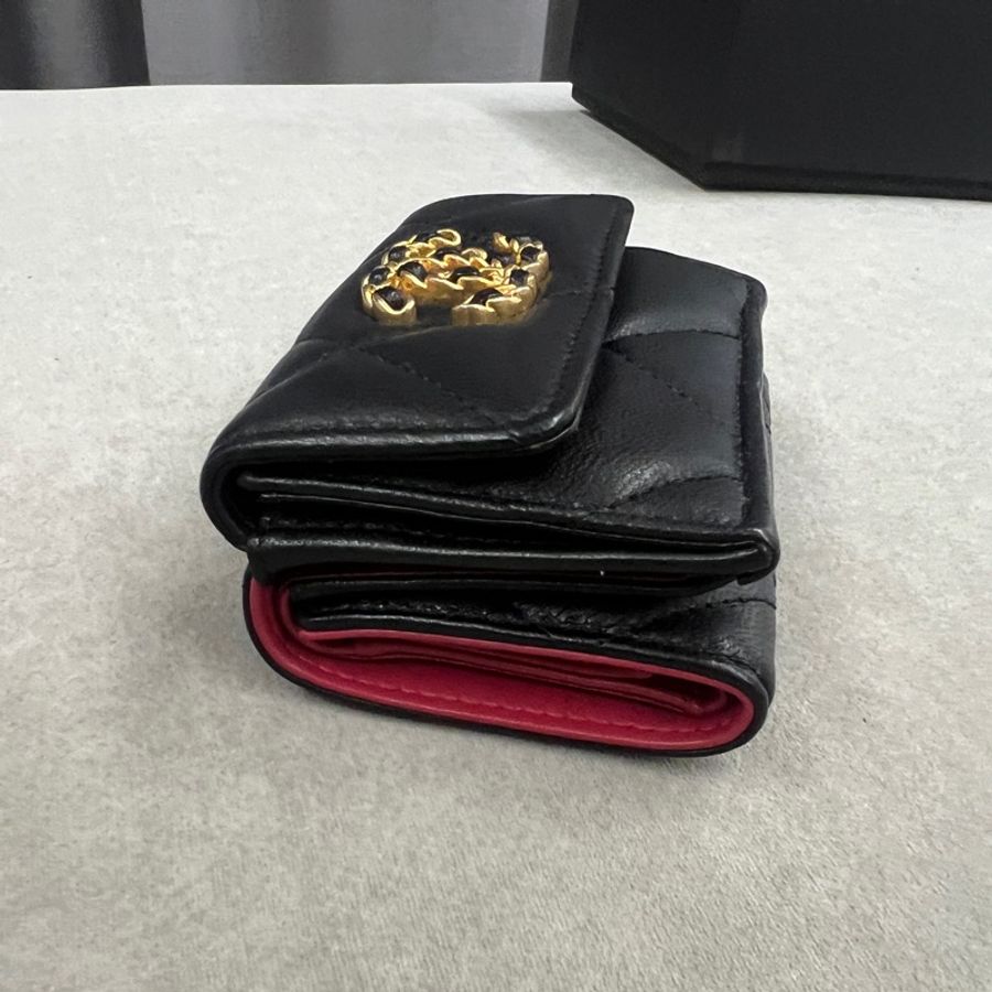 Chanel 19 mini 黑金三折短夾-15