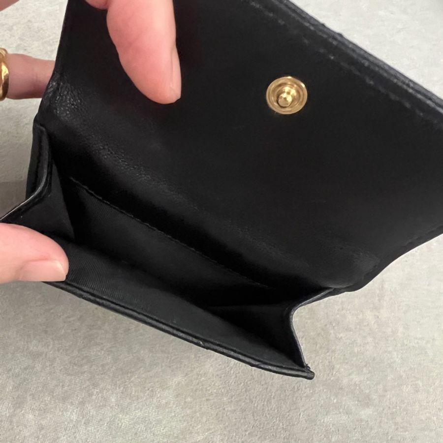 Chanel 19 mini 黑金三折短夾-19