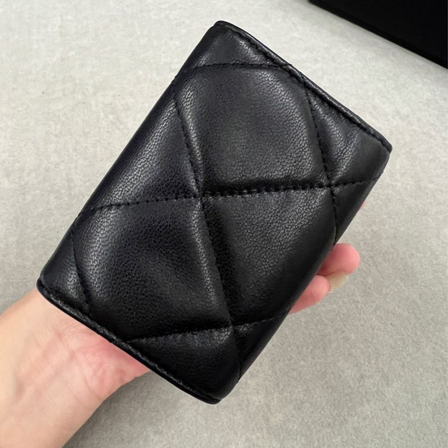 Chanel 19 mini 黑金三折短夾-32