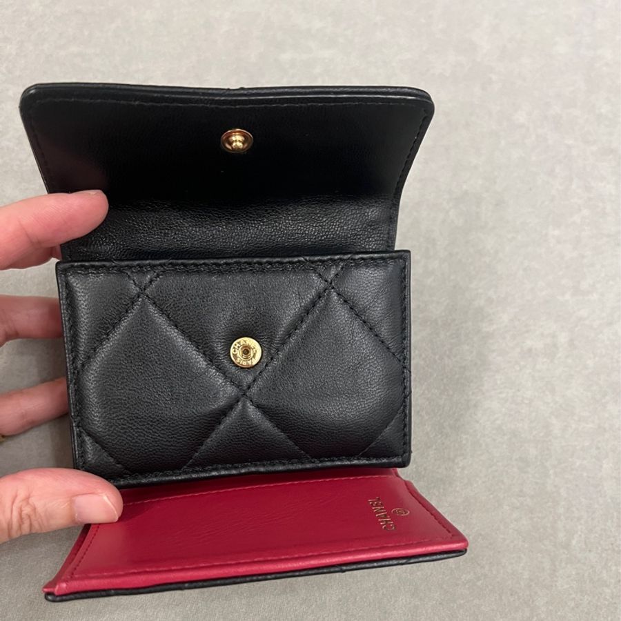 Chanel 19 mini 黑金三折短夾-34