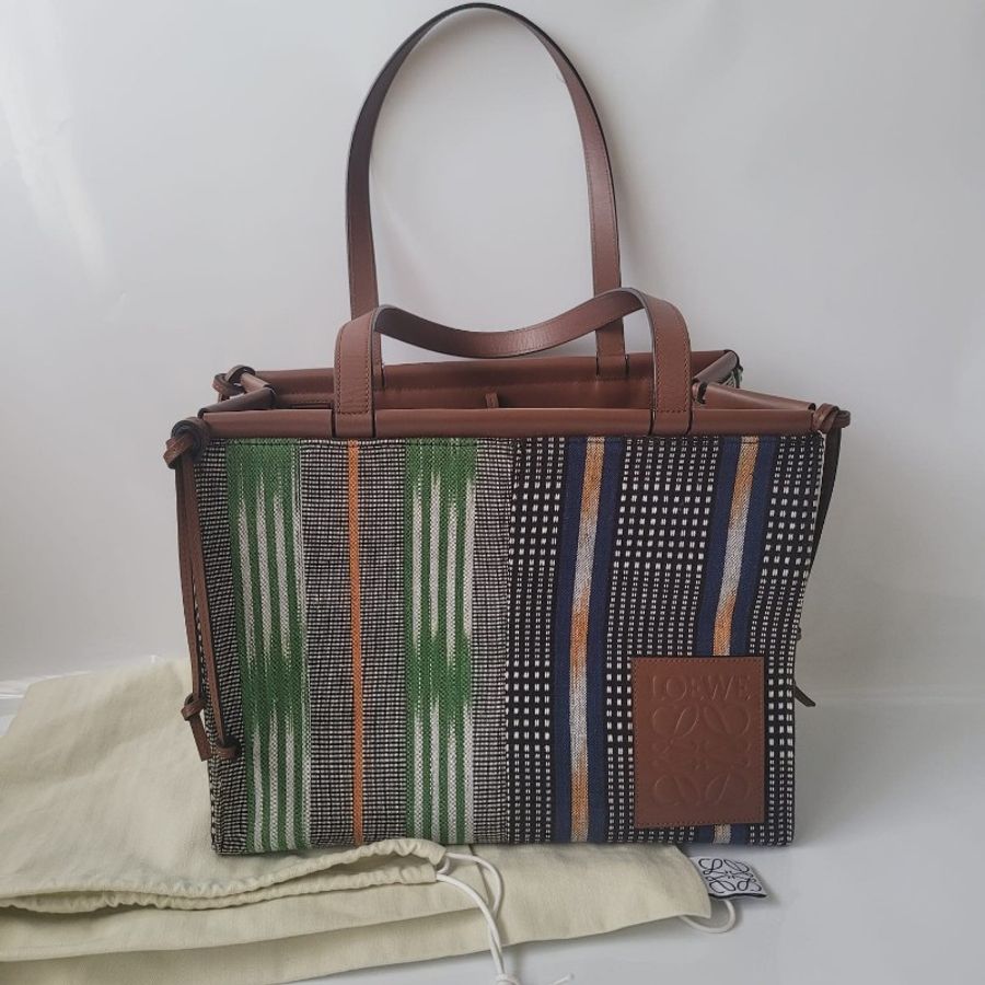 LOEWE
Canvas Cushion Tote 帆布拼皮革-0