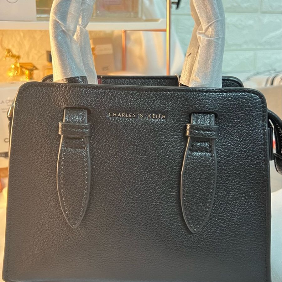 CHARLES & KEITH 小ck 黑色 經典款包包 (可斜背.手提)-0