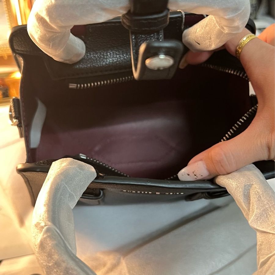 CHARLES & KEITH 小ck 黑色 經典款包包 (可斜背.手提)-2