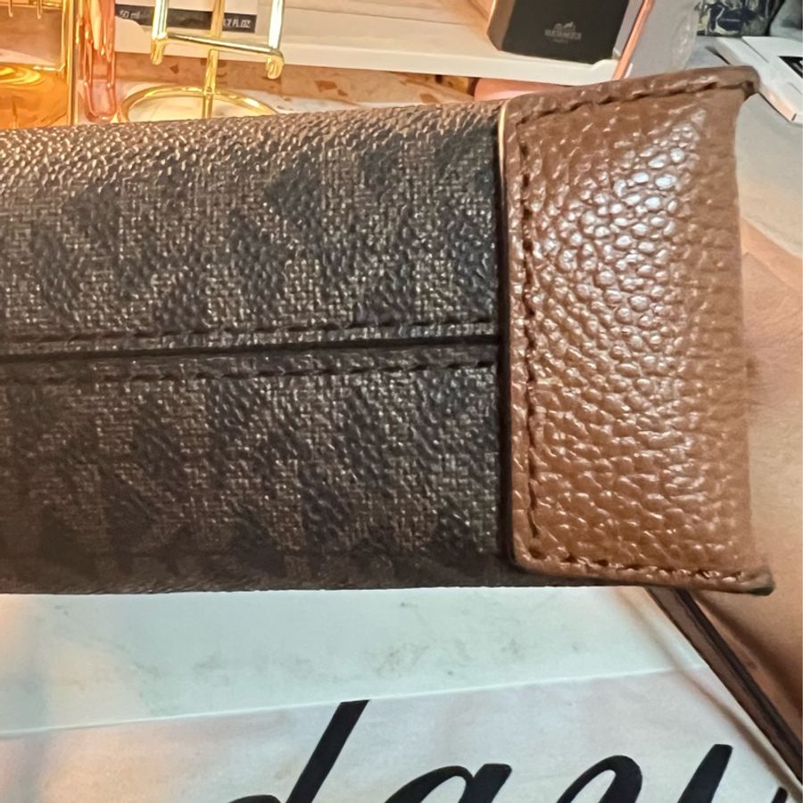 Michael Kors 琴譜包+零錢包。手提斜背兩用包 焦糖色-14